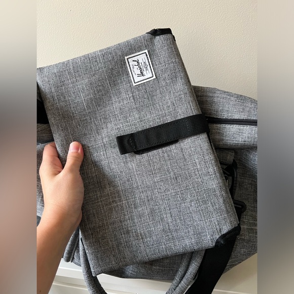 Herschel Supply Company Strand Diaper Bag 24L - Picture 5 of 7